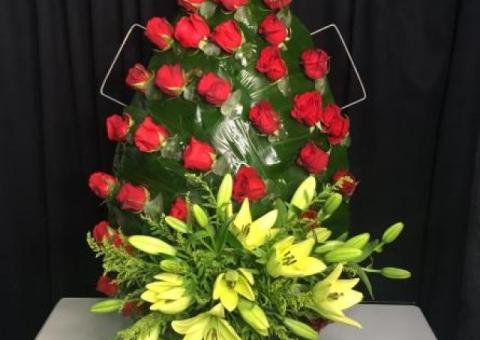 Coroane și buchete funerare cu livrare rapidă și discreție deplină