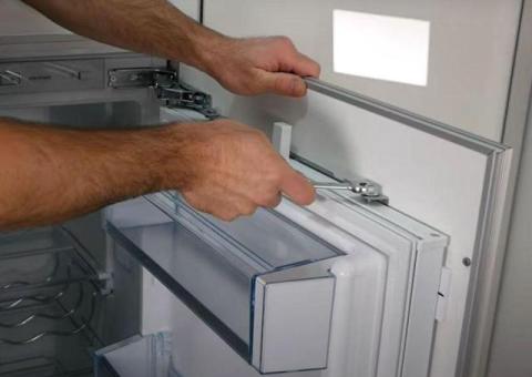 УСТАНОВКА И МОНТАЖ ВСТРАИВАЕМЫХ В МЕБЕЛЬ ХОЛОДИЛЬНИКОВ. 079550346. Кишинев Молдова. газовых плит